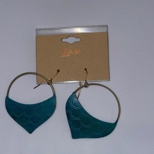 Hoop earrings with turquoise deign
